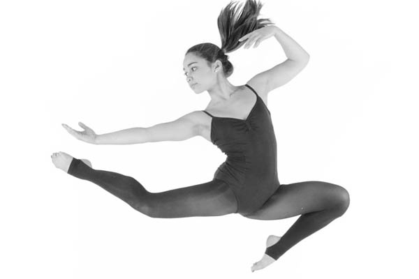 Hailey Arindaeng dance pose