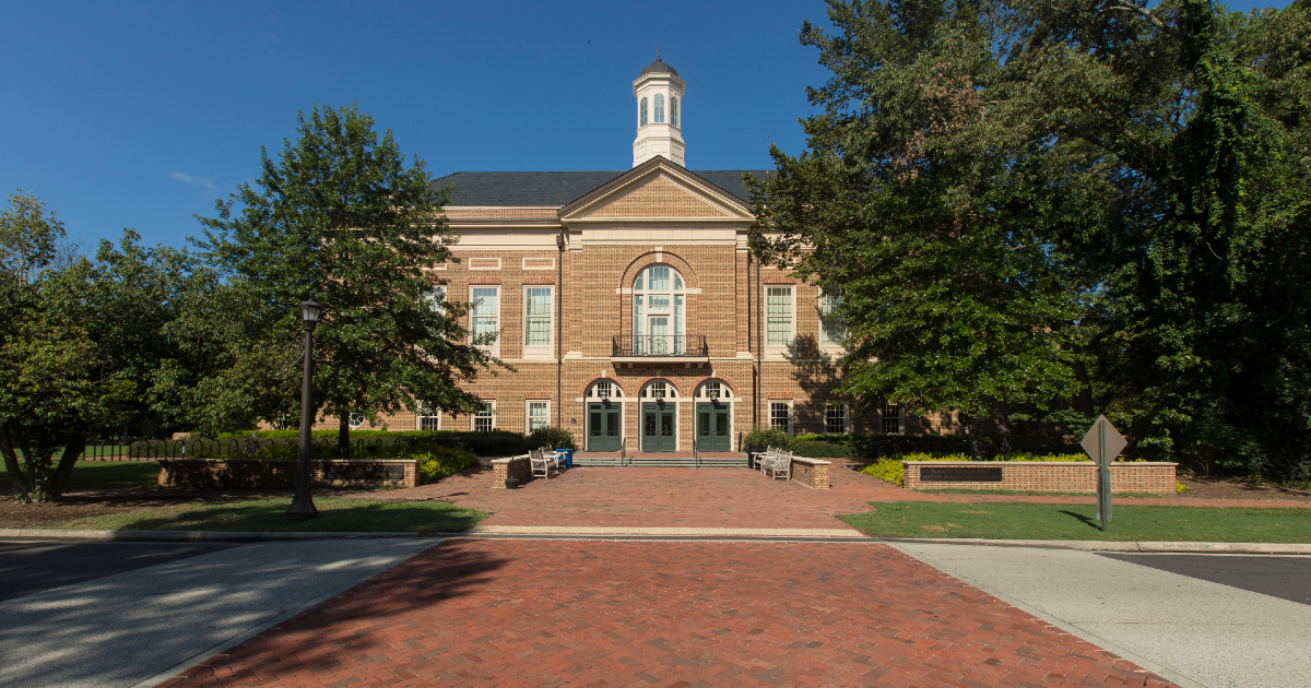Mason School Named to Global Top 100 William & Mary School of Business
