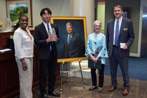 Morgan Hovan and Benjamin Fu named 2025 Anderson Scholars